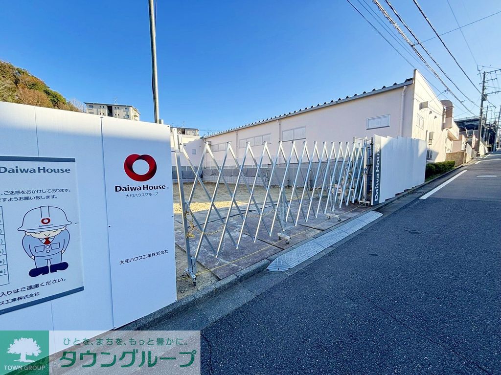 建物外観　駐車場