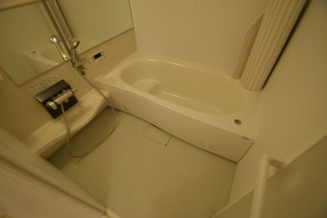 バス・シャワールーム　広いお風呂です