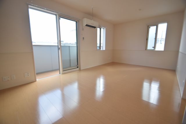 居室・リビング　こちらも広々としてます