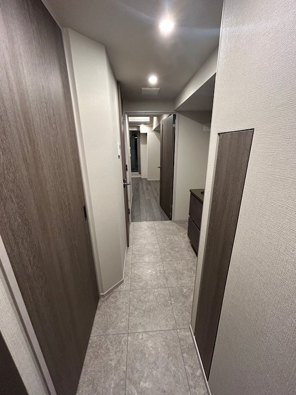 玄関　内見予約受付中、お気軽にお問い合わせください。【0037-6