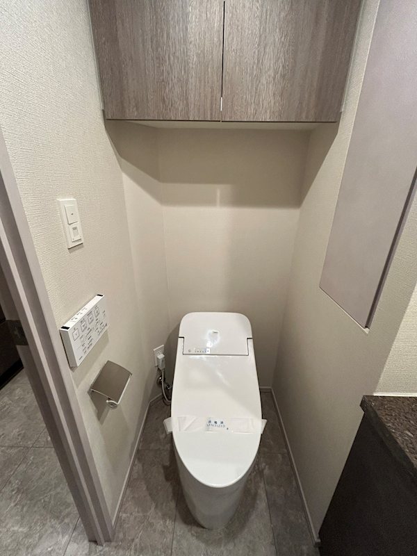 トイレ　内見予約受付中、お気軽にお問い合わせください。【0037-6