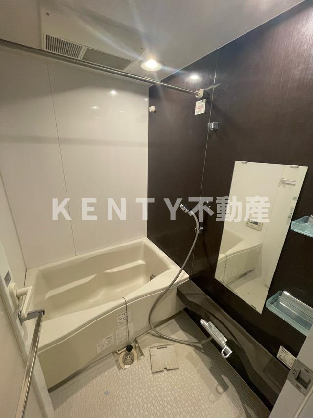 バス・シャワールーム　コンパクトで使いやすいお風呂です