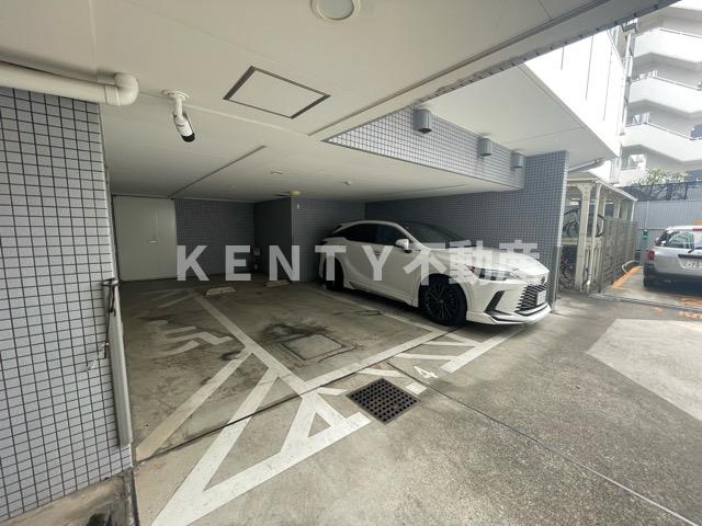 駐車場　車をお持ちの方に嬉しい駐車場付きの物件です