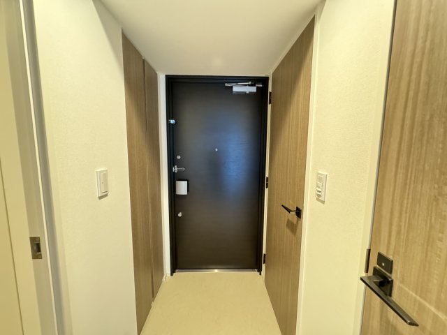 玄関　＊同間取り別部屋参照