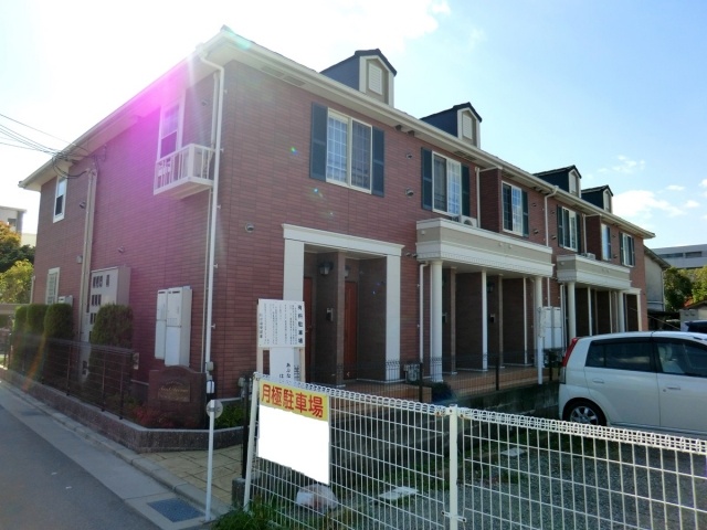 建物外観　TV付きインターホンついてます♪