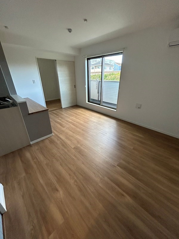 居室・リビング　※同管理会社の別部屋参考写真