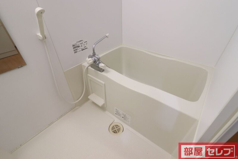 バス・シャワールーム　綺麗で清潔感のある浴室です。