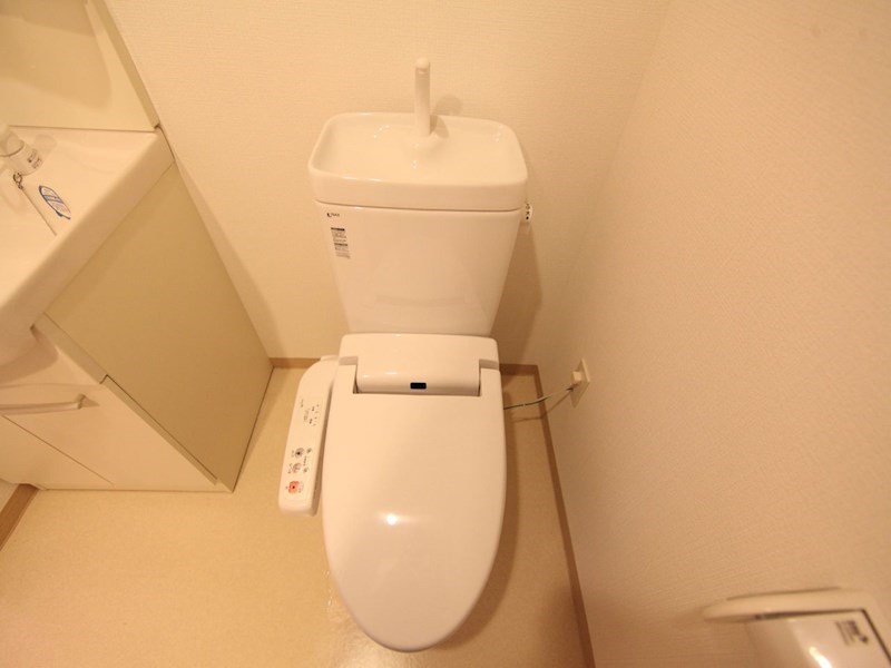 トイレ　温水洗浄暖房便座付トイレ