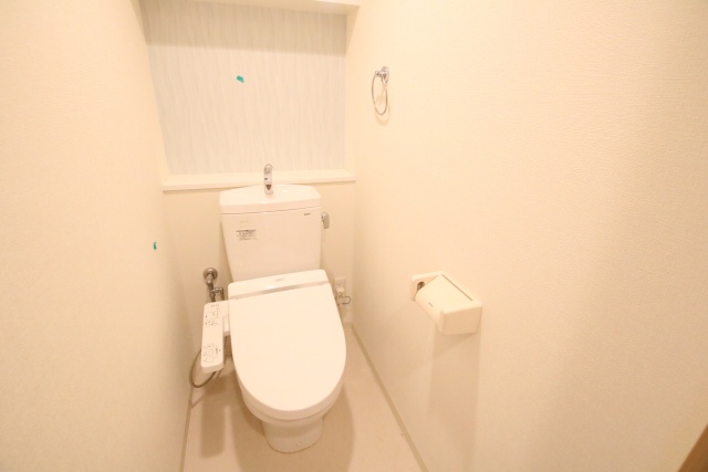 トイレ　※別室の参考写真の為、現況優先です。