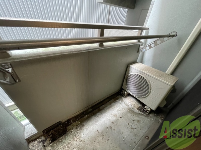 バルコニー　バルコニーは洗濯物を干すスペースがあります。