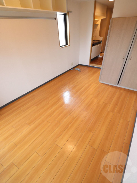 居室・リビング　広々とした洋室