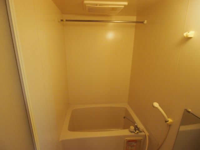バス・シャワールーム　202号室の写真です。