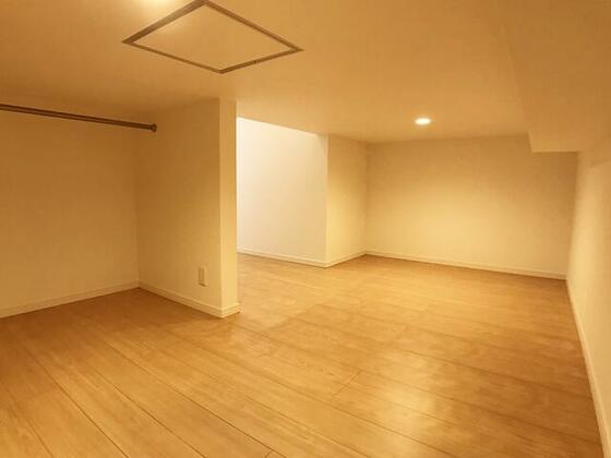 収納　※別号室の写真のため現況と少し異なります