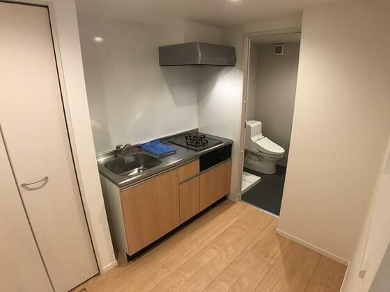 キッチン　※別号室の写真のため現況と少し異なります