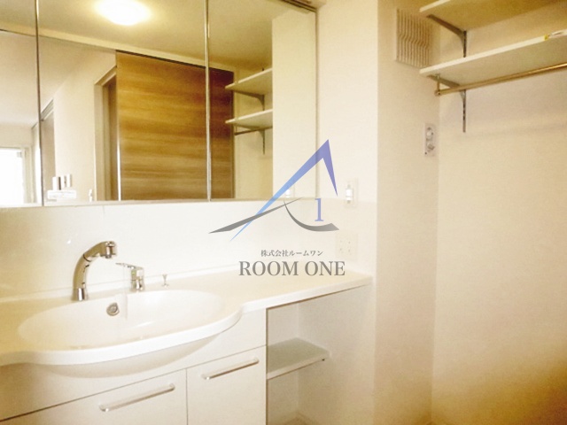 洗面設備　洗面台です。