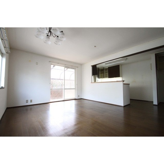 居室・リビング　※現地優先