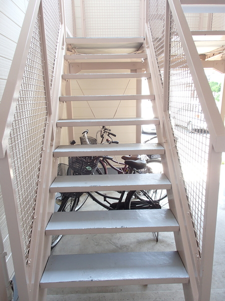 エントランス　階段