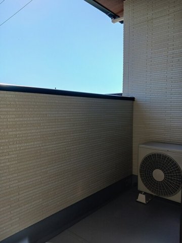 バルコニー　外からの目が気にならないバルコニーで洗濯物が干せます
