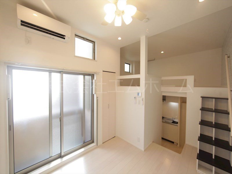 バルコニー　洋室6帖　上段ロフト5.6帖（収納でも使えます）同型写真