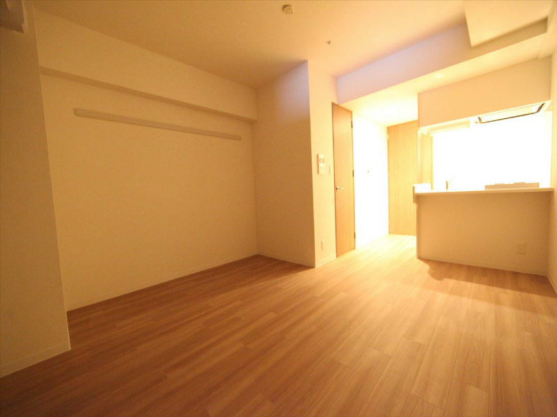 居室・リビング　洋室11.2帖　クローゼット付（収納充実してます）