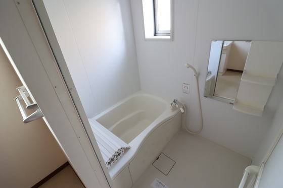 バス・シャワールーム　※別部屋の写真です