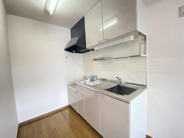 キッチン　同物件別室のイメージ画像となります