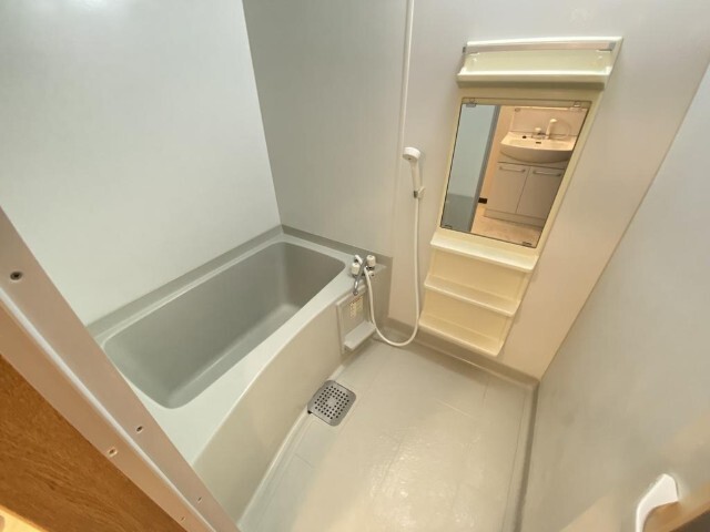 バス・シャワールーム　同物件別室のイメージ画像となります