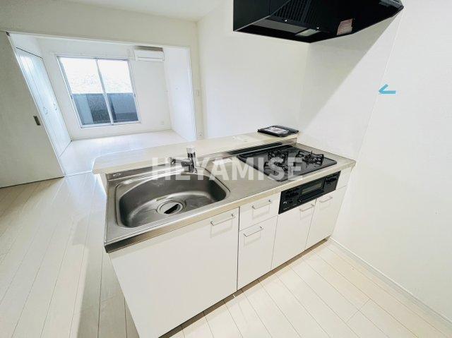 キッチン　※同物件反転タイプの写真でございます※現況を優先します※