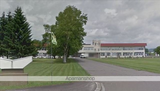 中学校　屈足中学校（中学校）まで5453m