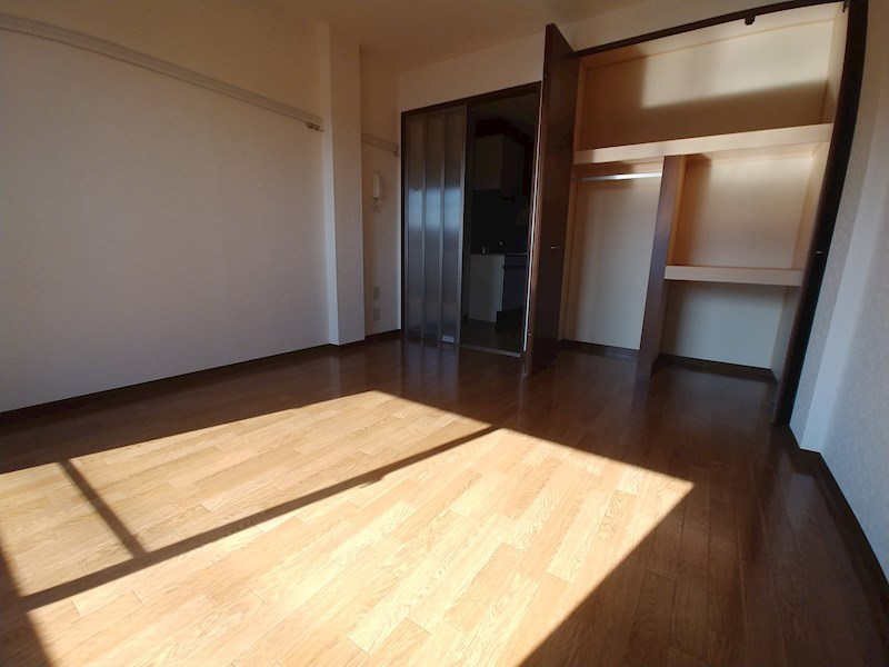 居室・リビング　反転タイプ