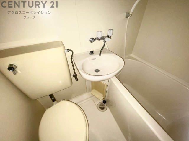 洗面設備　浴室内に洗面台あり！