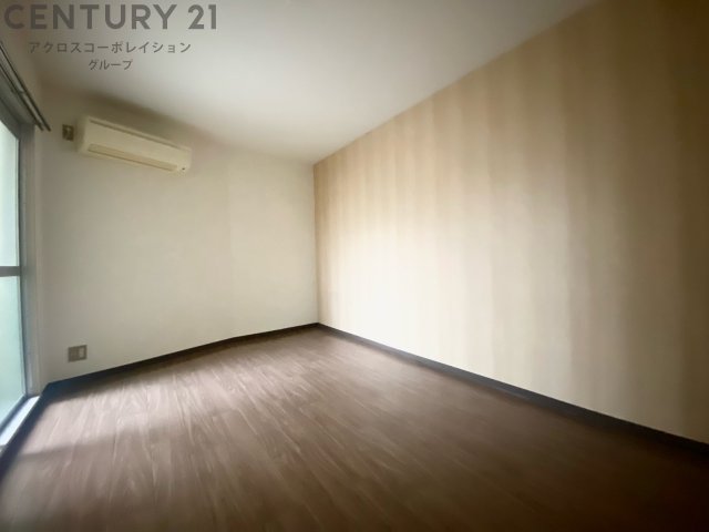 居室・リビング　エアコン設置済みの洋室♪