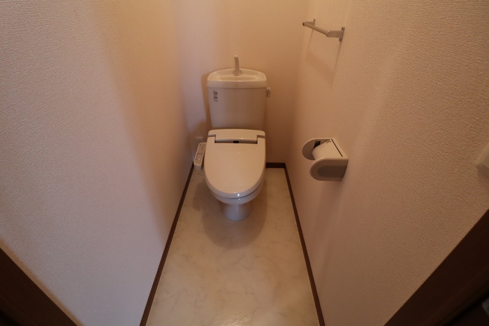 トイレ　（同間取参考写真）