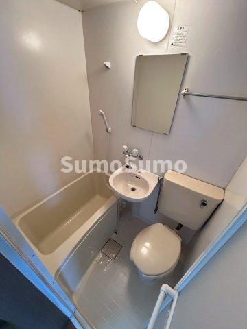 バス・シャワールーム　コンパクトで使いやすいお風呂です