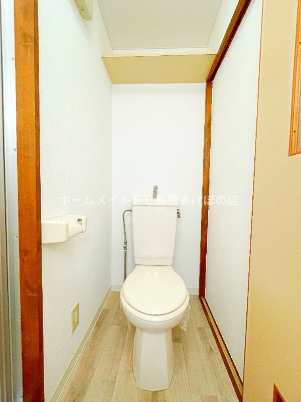 トイレ　同型別部屋写真（反転）