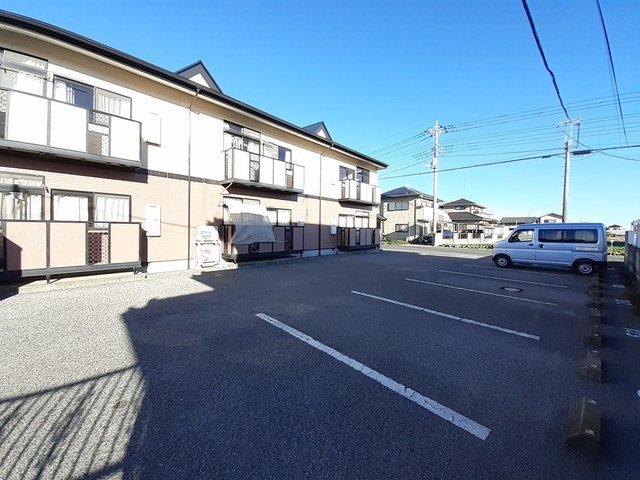 駐車場　駐車場があるので、車を買う予定の方も安心です