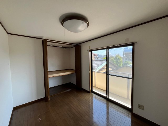 その他部屋・スペース　２階の南側の明るい洋室です
