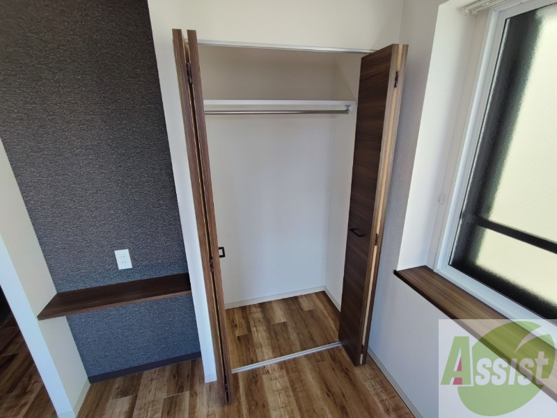 収納　寝室の収納です。部屋がすっきり片付きます。