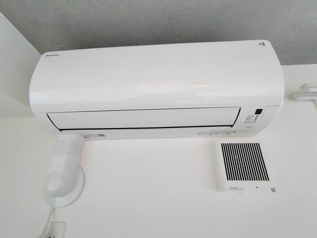 その他設備　夏もカラッと快適なエアコン付き♪