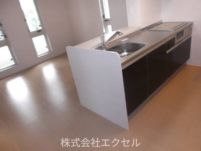 キッチン　3口コンロのシステムキッチンです。