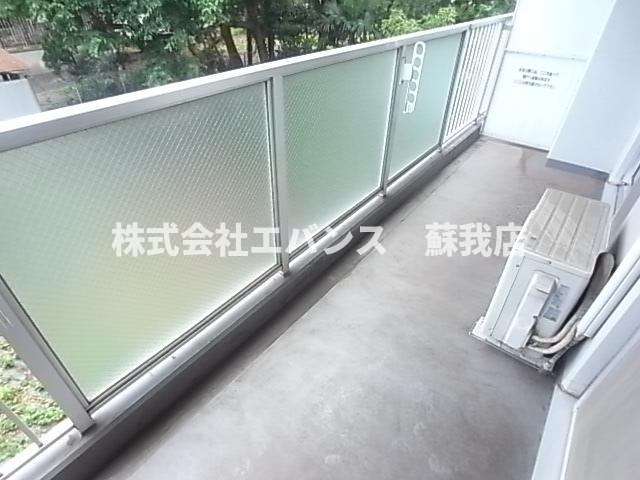 バルコニー　お洗濯にも便利なバルコニー付き