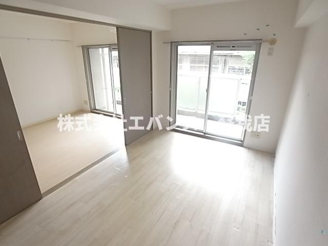 その他部屋・スペース　落ち着いて過ごせるお部屋なので、寝室にいかがでしょうか