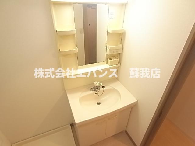 洗面設備　コンパクトで使いやすい洗面所