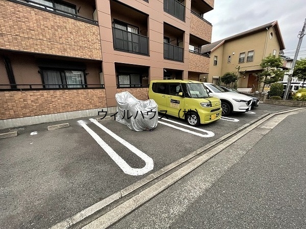 駐車場　敷地内駐車場！