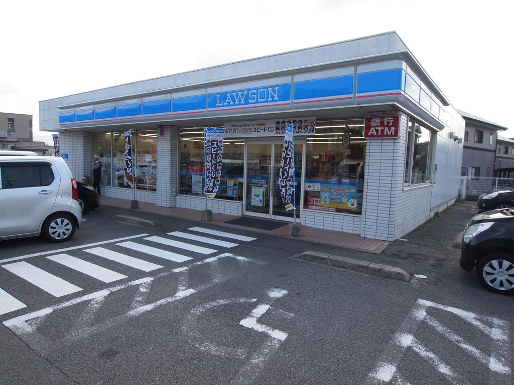 コンビニ　ローソンくりえいと宗像店（コンビニ）まで408m