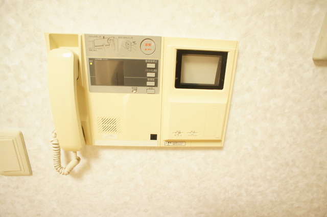 セキュリティ　人気の設備、インターホンです。