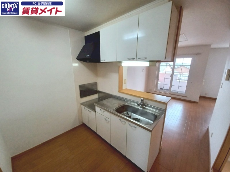 キッチン　同物件別部屋の写真