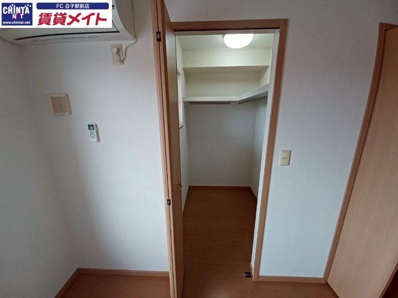 収納　同物件別部屋の写真