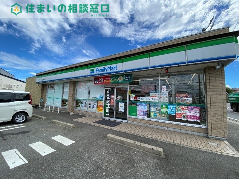 コンビニ　ファミリーマート西尾米津八百目店（コンビニ）まで382m