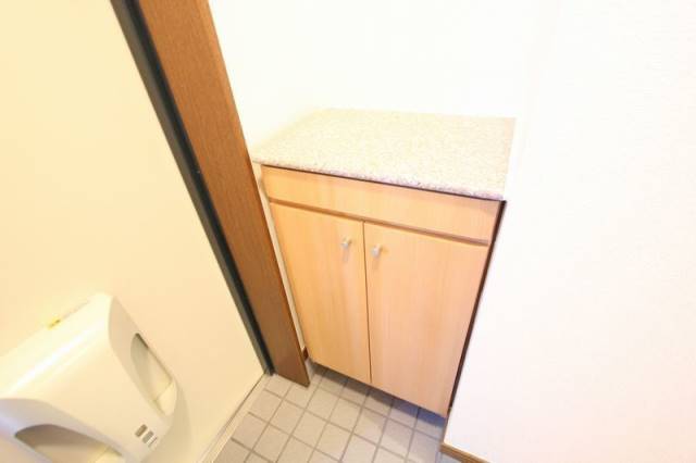 玄関　イメージ写真　違うタイプのお部屋